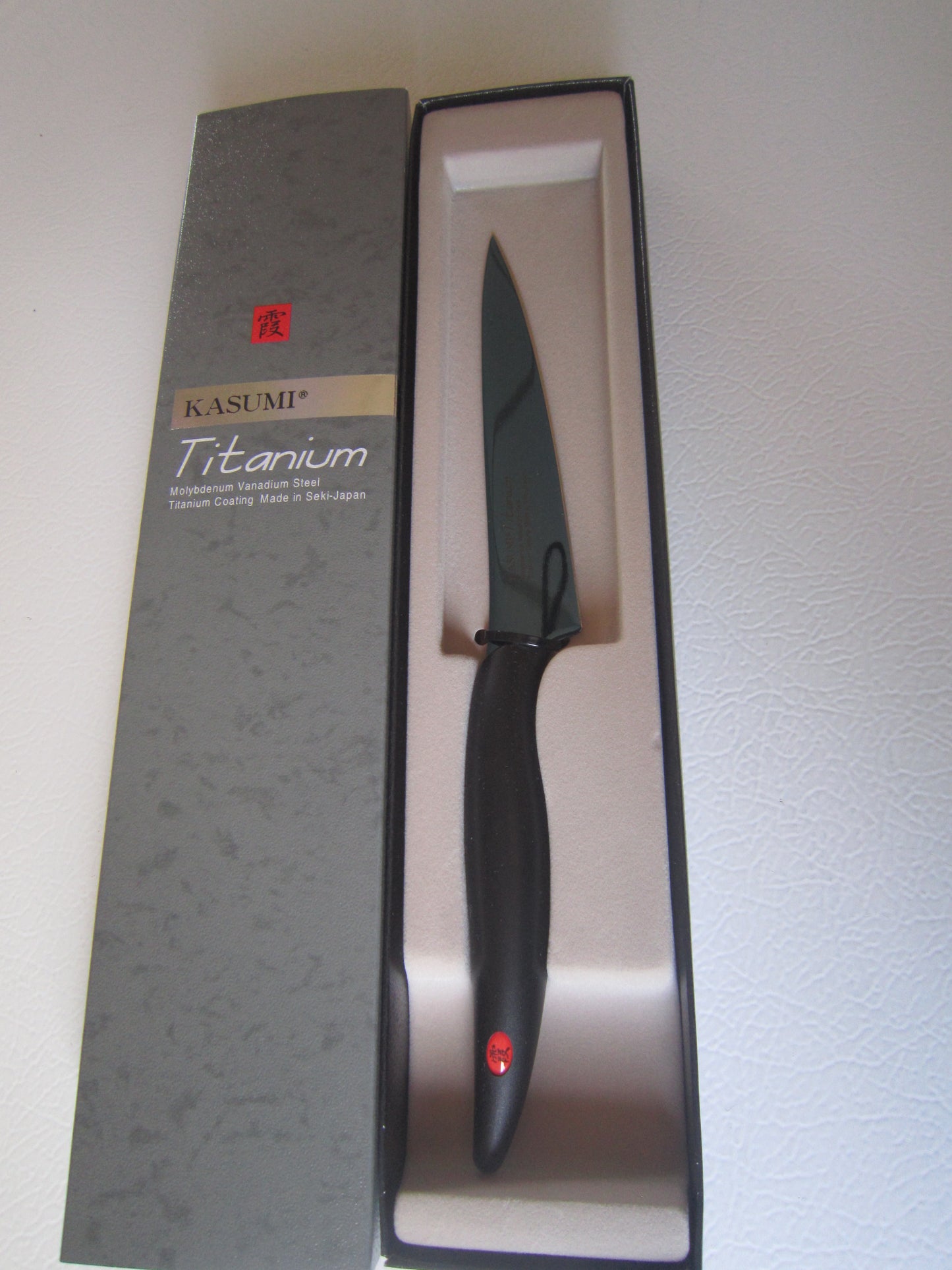 Kasumi Packaging Titanium coated knives made by Sumikama Cutlery